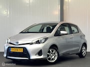 Toyota Yaris - 1.5 Full Hybrid [ NAP aanpassing handbediening Bever smart t