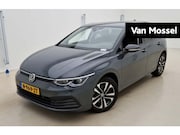 Volkswagen Golf - 1.0 eTSI Life | 110 PK | Automaat | Adaptieve Cruise Control