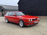 BMW M5 - Touring E34 Mugello Red