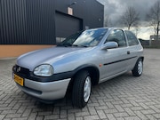Opel Corsa - 1.2i-16V Onyx