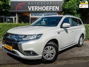 Mitsubishi Outlander - 2.4 PHEV Pure | PARKEERCAMERA | TREKHAAK | STOELVERWARMING |
