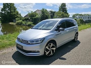 Volkswagen Touran - 1.5 TSI R-Line / 5pers. / Pano / El. Trekh