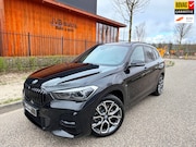 BMW X1 - BMW X1 XDrive25e M-sport, panorama, trekhaak, HUD