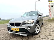 BMW X1 - 18i 5D NAP AIRCO NAVI SCHERM TREKHAAK NW APK VELGEN ELEK.RAM