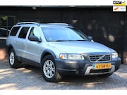 Volvo XC70 - 2.4 D5 Momentum Camera/Navigatie/Leer/Apk 06-2027
