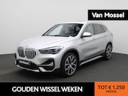 BMW X1 - xDrive25e Executive | PANORAMADAK | HEAD-UP | STOELVERWARMIN