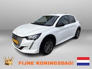 Peugeot e-208 - EV Allure Pack 50 kWh Facelift model | 3 fase lader | Apple