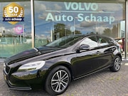 Volvo V40 - 2.0 T2 Nordic+ | Rijklaar incl garantie | Verwarmbaar voorru
