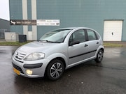 Citroën C3 - 1.4i Image 74 PK. Zo goed als nieuwe auto van de tweede eige