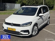 Volkswagen Touran - 2.0 TDI R-Line AUTOMAAT / PANORAMA / LED