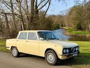 Alfa Romeo Giulia - zonnige Nuova Super 1300 waar je vrolijk van wordt