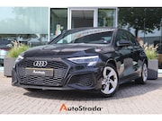 Audi A3 - Sportback 35 S-Line TFSI 150pk | Navi | Trekhaak | RS Stoele