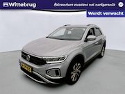 Volkswagen T-Roc - 1.5 TSI 150pk Life DSG Automaat / Navigatie / LM 17 inch / L