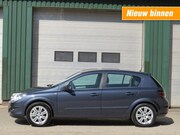 Opel Astra - 1.8 ESSENTIA