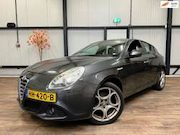 Alfa Romeo Giulietta - 1.4 T Distinctive / AUTOMAAT / CLIMA / CRUISE /