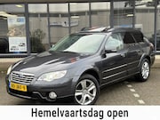 Subaru Outback - 2.5i Exclusive Edition symmetrical AWD / PANO / Xenon