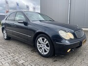 Mercedes-Benz C-klasse - 180 K. AUTOMAAT AIRCO NAVI APK: Nieuw bij aflevering