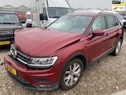 Volkswagen Tiguan - 2018 * 1.4 TSI * 123.D KM * VOOR KOP SCHADE
