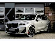 BMW X1 - 30e xDrive M Sport Pro | Panorama | Trekhaak | ACC | Camera