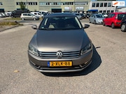 Volkswagen Passat - 2.0 TDI Highline BlueMotion ELEK.TREKHAAK, PANO, FULL OPTIE
