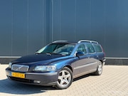 Volvo V70 - 2.4 | AIRCO | CRUISE | TREKHAAK | PANORAMA DAK |
