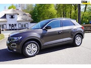 Volkswagen T-Roc - 1.5 TSI Style Navi Pdc Panoramadak Trekhaak