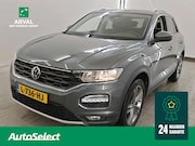 Volkswagen T-Roc - 1.5 TSI 150pk Automaat Style Business | Trekhaak | ECC | Cam