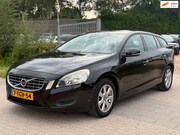 Volvo V60 - 1.6 T4 Kinetic AUT CRUISE LEDER NAVI PDC TREKHAAK