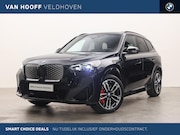BMW iX1 - eDrive20 M Sport / Trekhaak / Sportstoelen / Head-Up / M Ada