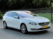 Volvo V60 - 2.4 D6 AWD Plug-In Hybrid Summum /Xenon/Pano/Camera/