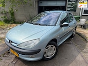 Peugeot 206 - 1.6-16V Gentry Apk/Airco/Automaat/Nap/Elek.Sleut