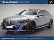 BMW 5-serie - 530e M Sport Automaat / Panoramadak / Adaptieve LED / Comfor