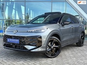Volkswagen T-Roc - 1.5 eTsi R-Line First Edition Black style HU Display / 360 C