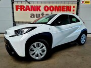 Toyota Aygo X - 1.0 VVT-i 72PK S-CVT Play + Keyless|Stoelverw.|LED|Camera|Cl