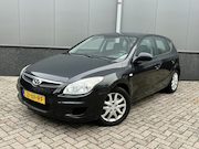 Hyundai i30 - 1.4i Dynamic 5-Drs Airco NAP Lichte schade