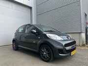 Peugeot 107 - 1.0-12V Millesim 200 |2e eig|5deurs|Airco|15''|Toerenteller|
