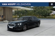 BMW i5 - eDrive40 M Sport / Trekhaak / Panoramadak / Comfort Access /