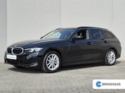 BMW 3-serie - Touring 330e / SOH 95% / Dealer onderhouden / 1.500 kg Elekt