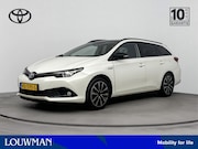 Toyota Auris - Touring Sports 1.8 Hybrid Black Edition | Navigatie | Climat