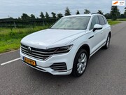 Volkswagen Touareg - 3.0 Atmosphere Uitvoering Aut/Grijs Kenteken