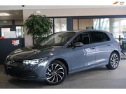 Volkswagen Golf - 1.5 eTSI Style 150pk Navi ACC PDC Cam Sfeerverlichting