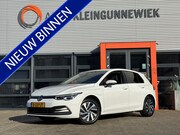 Volkswagen Golf - 1.4 eHybrid Style / Trekhaak / Allseasonbanden / Egonomische