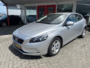 Volvo V40 - 2.0 T2 122PK Momentum Bluetooth Nieuwe Distributieriem Navi