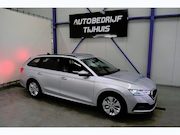 Skoda Octavia - Combi 1.0 e-TSI Ambition - N.A.P. Airco, Navi, Trekhaak, PDC