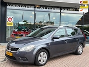Kia Ceed - Cee'd Sporty Wagon 1.6 CRDi X-tra Lees Tekst Airco Trekhaak
