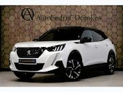 Peugeot 2008 - 1.2 PureTech GT *PANORAMADAK/STOELVERWARMING* Afn. Trekhaak/