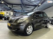 Toyota Yaris - 1.3 VVTi Terra/Nette auto/Apk nieuw bij aflevering