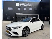 Mercedes-Benz A-klasse - 200 AMG Night / Panorama / Trekhaak / Wide-Screen / Alcantar