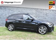 BMW X1 - sDrive18i M-Pakket Carplay/Navi Panoradak Automaat Led Stoel