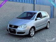 Volkswagen Polo - 1.4-16V AUTOMAAT|Navi|NW Riem|Park Sensoren|LM Velgen|Stoelv